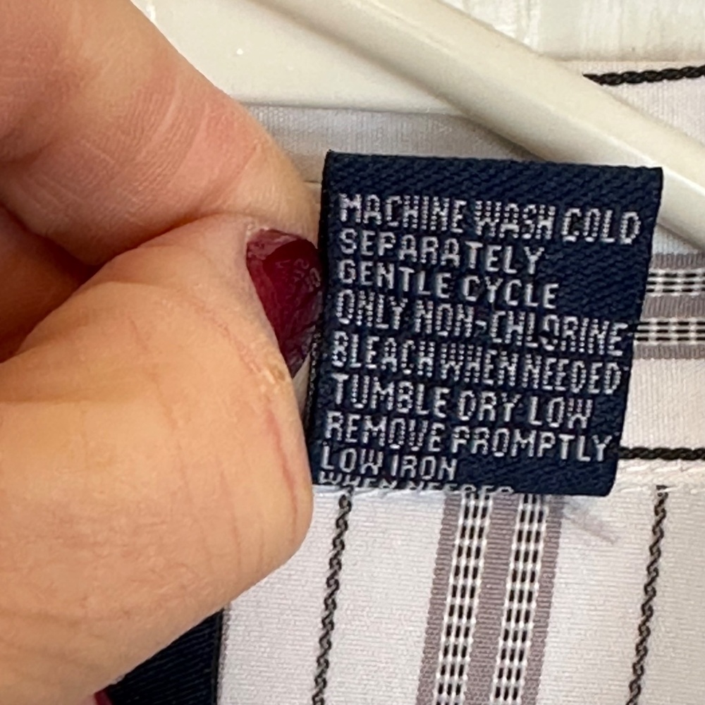 DCC Missy, large striped stretchy dress blouse. Pale purple, black and white. - Picture 8 of 10